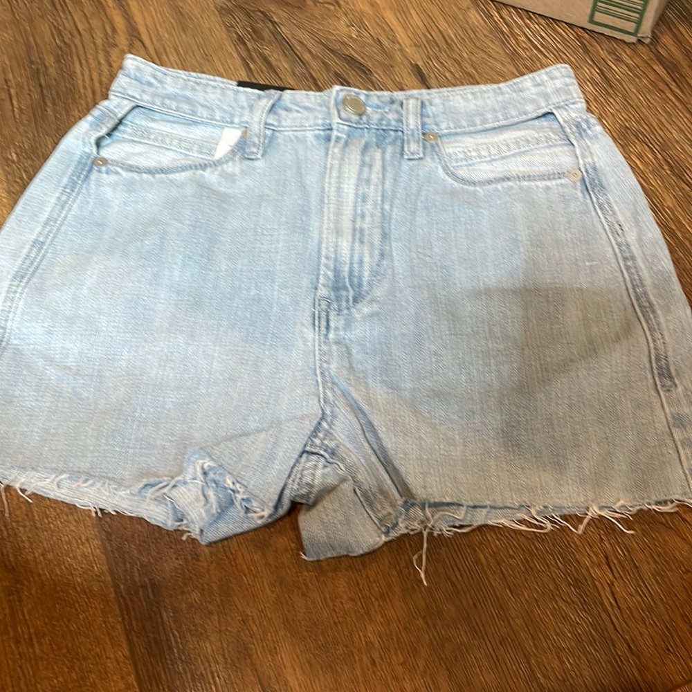 💙💙Blank NYC SHORTS NWT Multiple sizes inseam 3 See cut outs! style 67s-8954rv